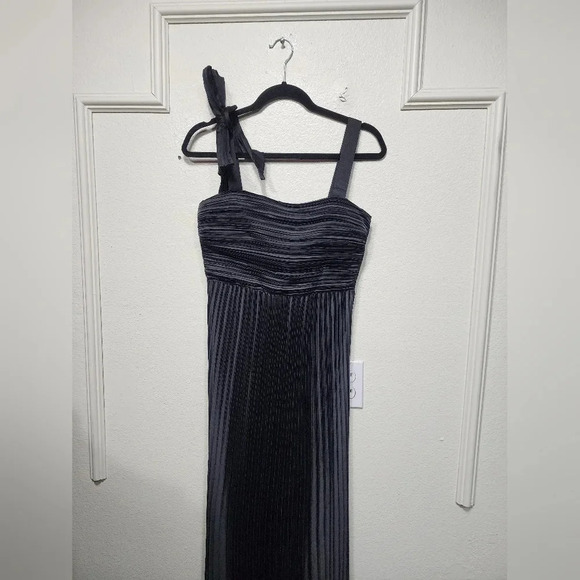 Lulu's Gorgeous Purpose Black Satin Pleated Sleeveless Bow Maxi Dress S Wedding - Picture 7 of 12